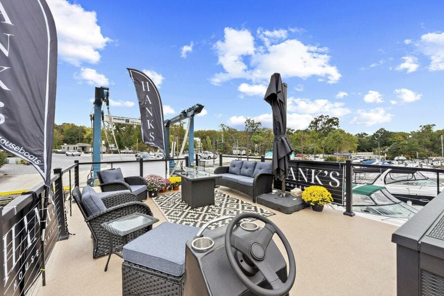 2026 Custom Hanks 26 Houseboat