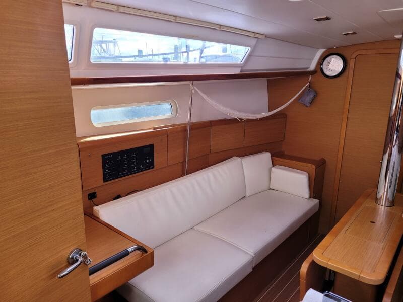 2014 Jeanneau 379