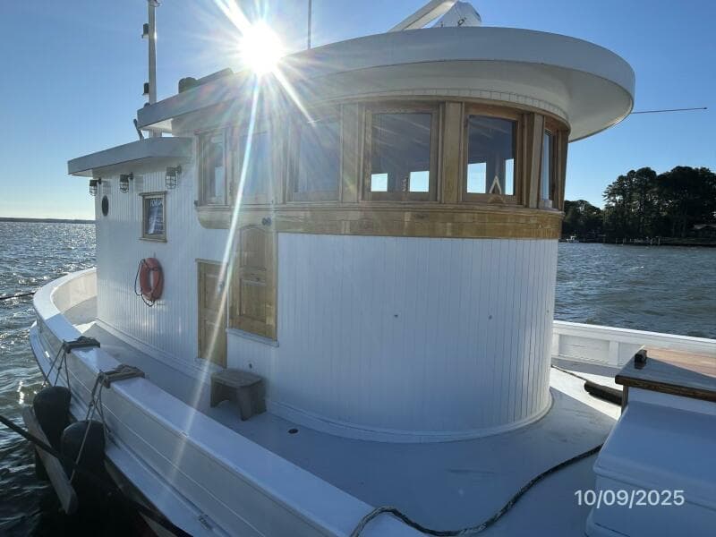 Choptank pilothouse starboard forward