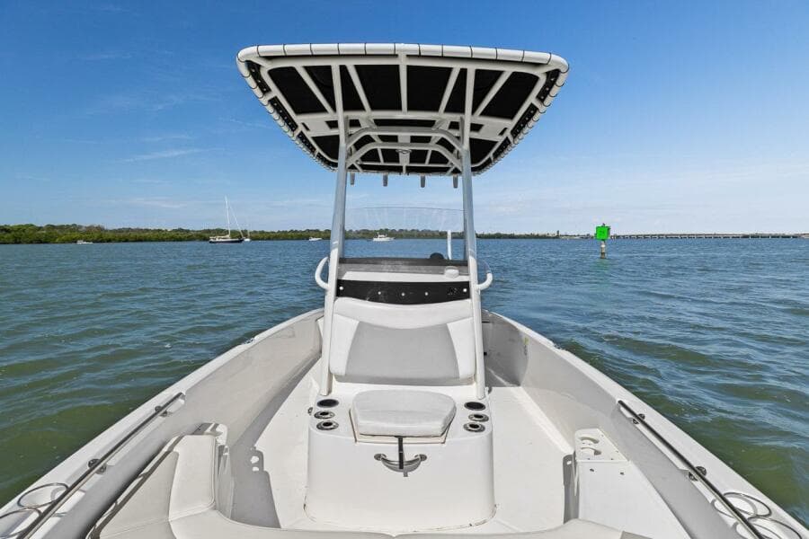2016 Boston Whaler 210 Dauntless