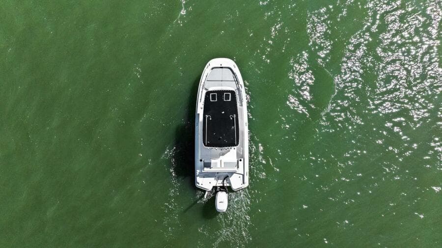 2016 Boston Whaler 210 Dauntless