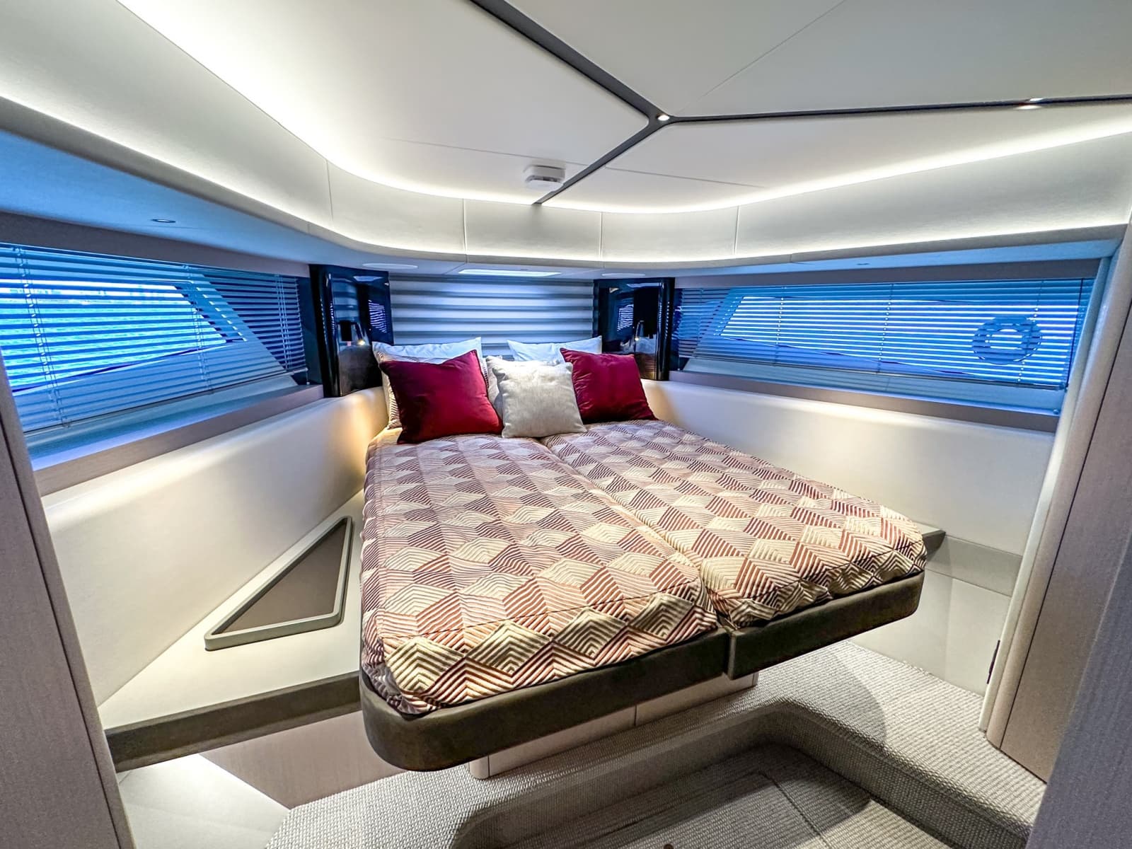2025 Sunseeker 55 Predator - Photo 40