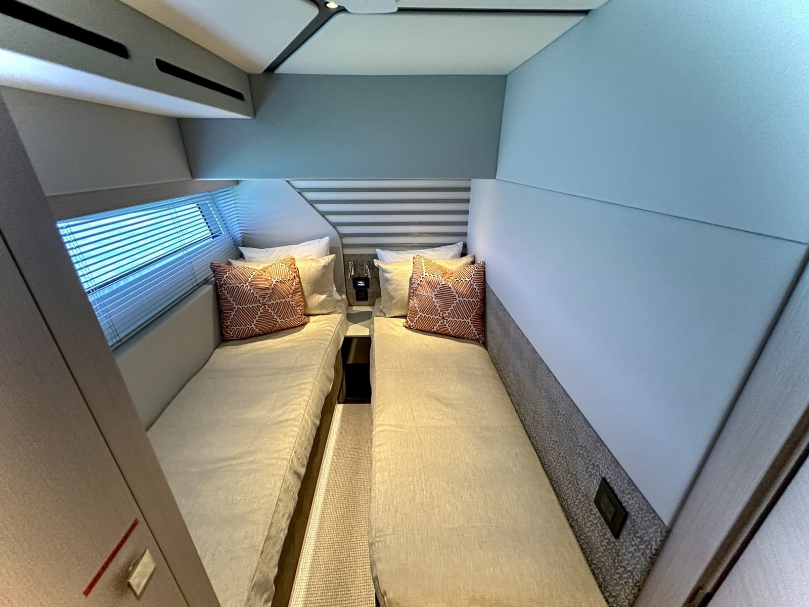 2025 Sunseeker 55 Predator - Photo 44