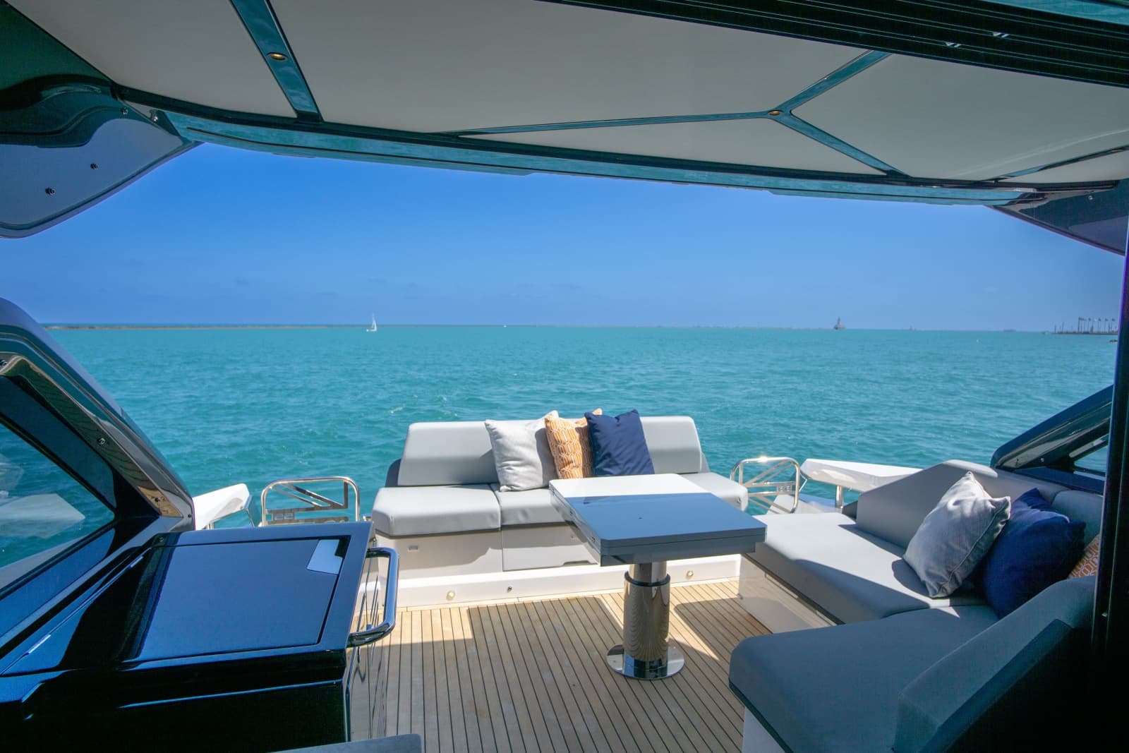 2025 Sunseeker 55 Predator - Photo 18