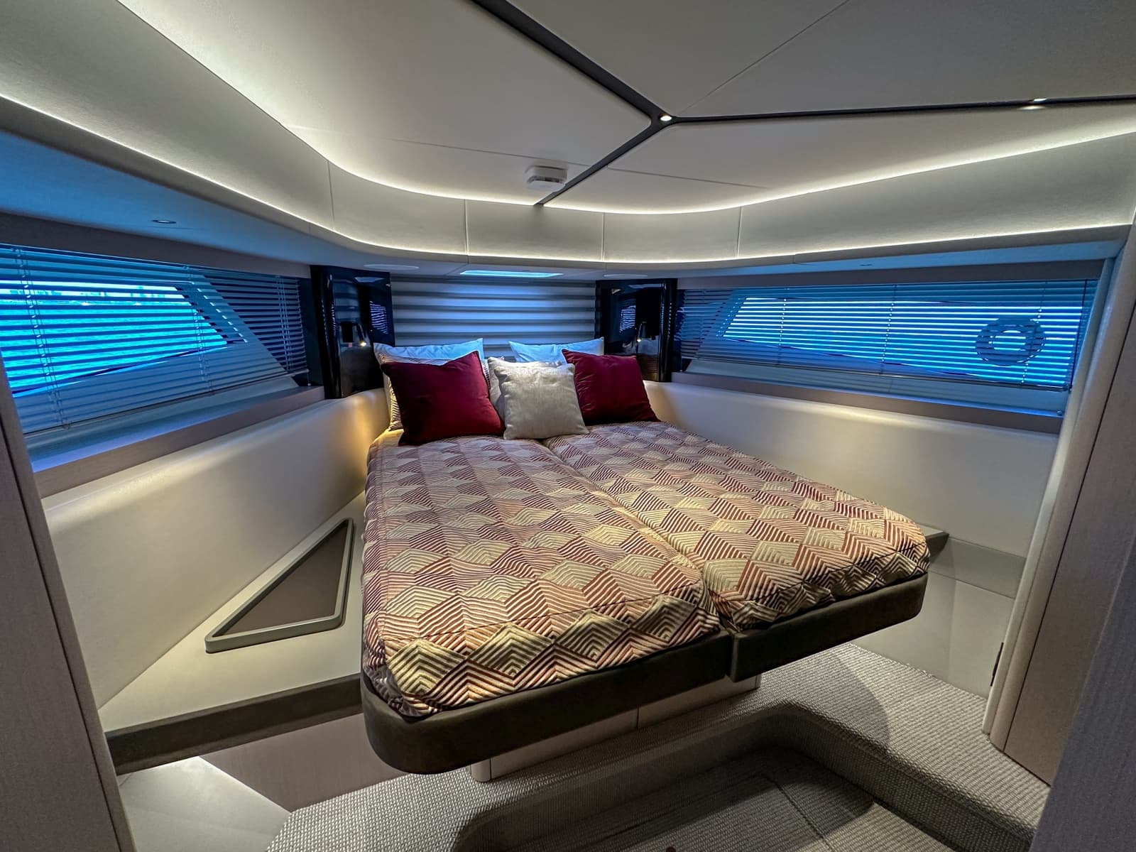 2025 Sunseeker 55 Predator - Photo 41