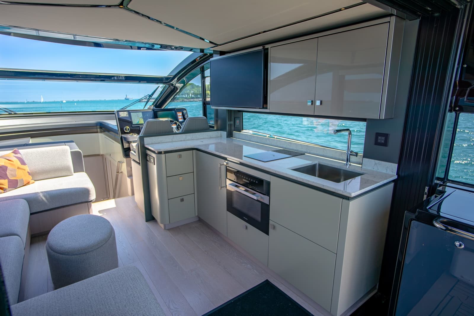 2025 Sunseeker 55 Predator - Photo 24