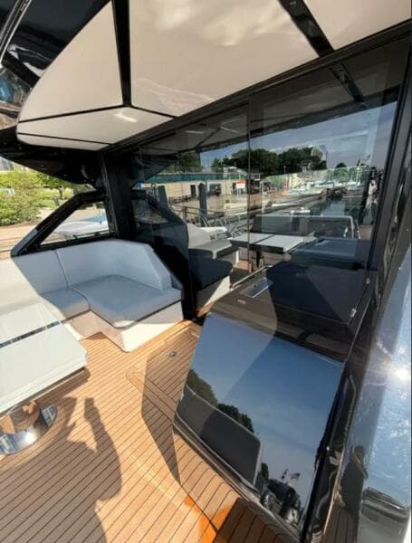 2025 Sunseeker 55 Predator