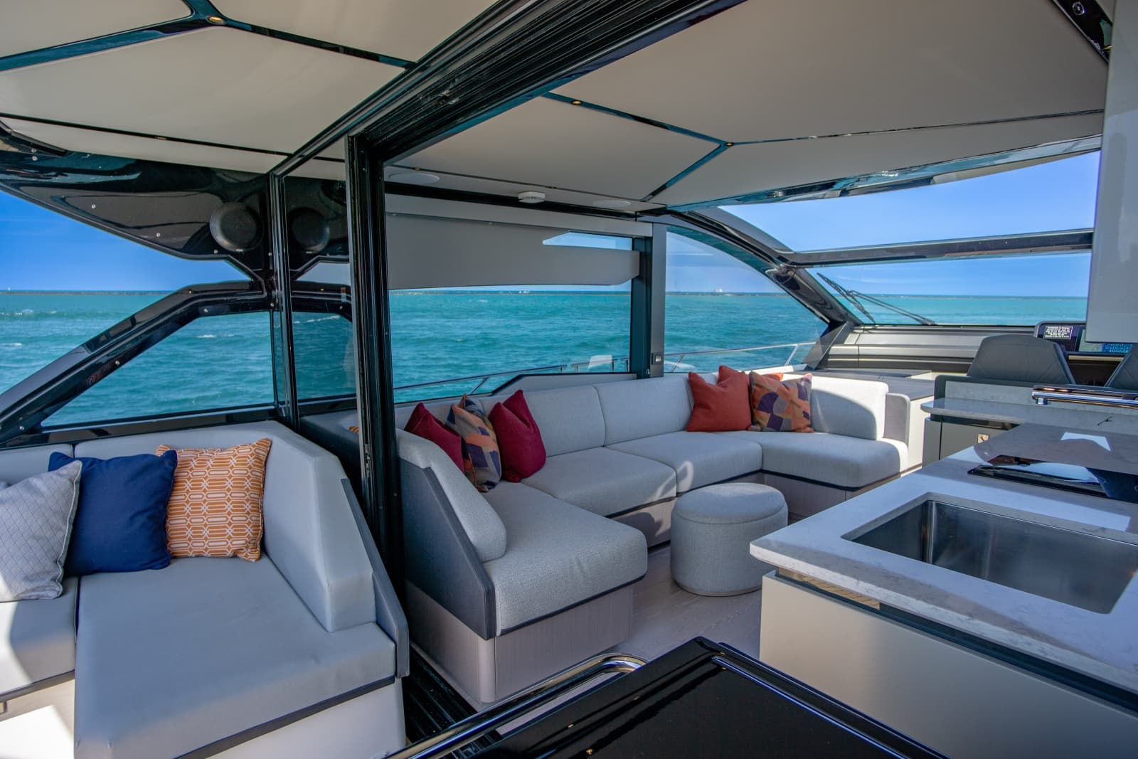 2025 Sunseeker 55 Predator - Photo 19