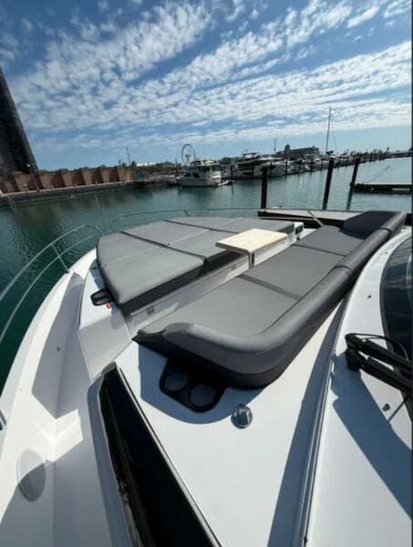 2025 Sunseeker 55 Predator