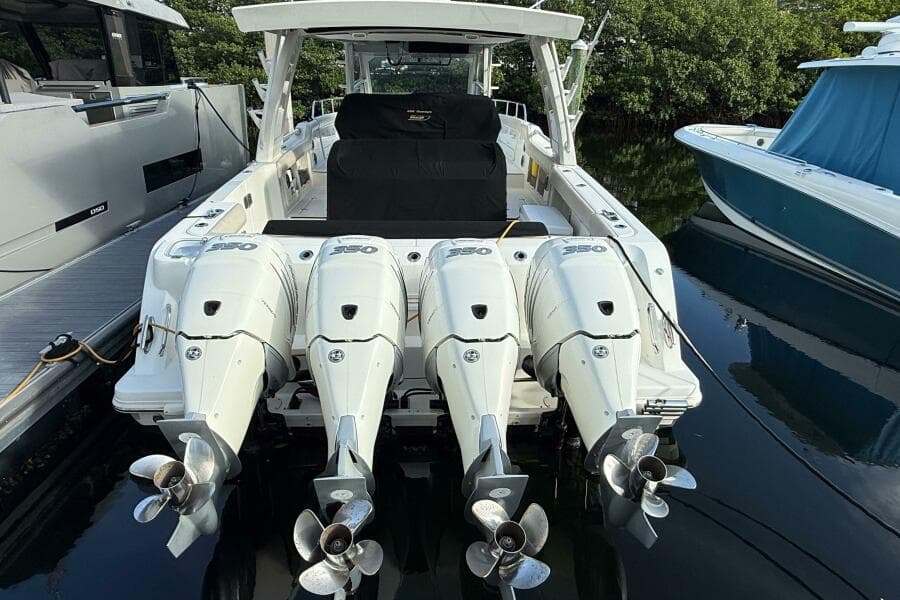2020 Boston Whaler 420 Outrage