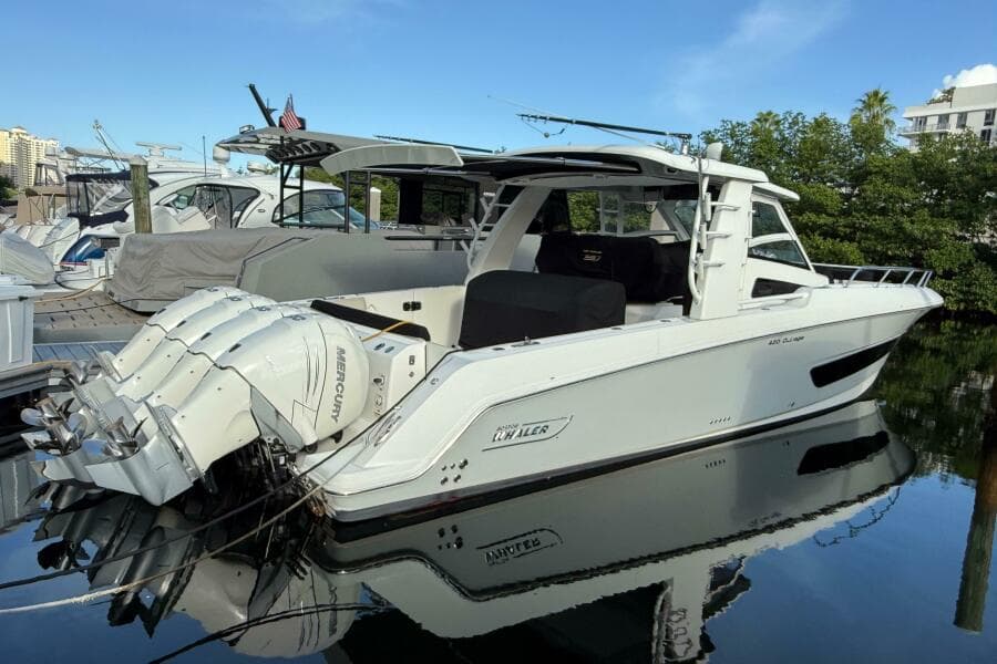 2020 Boston Whaler 420 Outrage