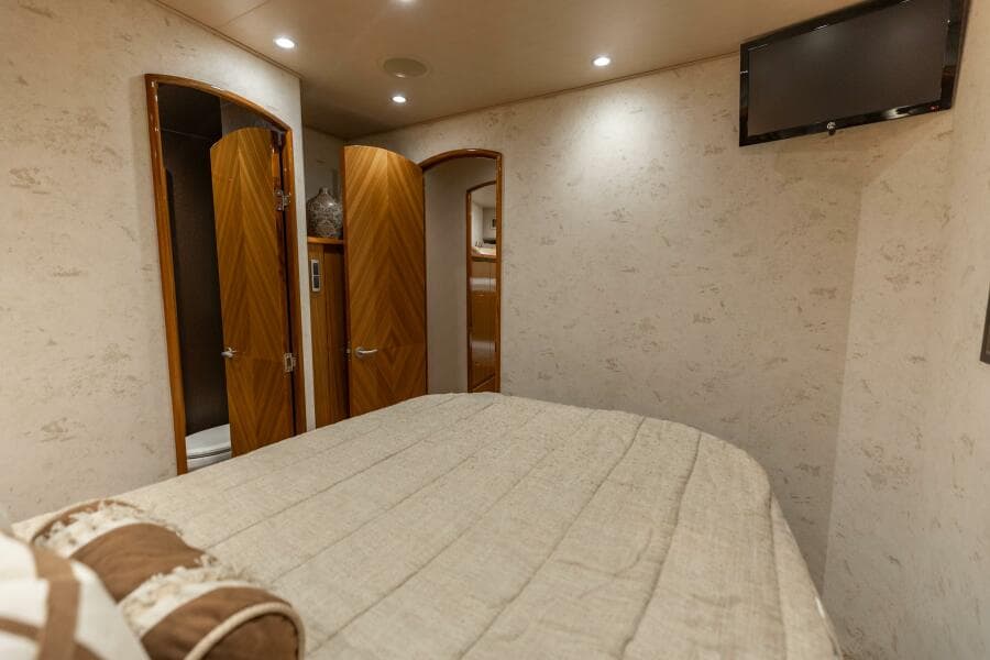 2013 Viking 76 Convertible- REEL FIRE- Port VIP Stateroom