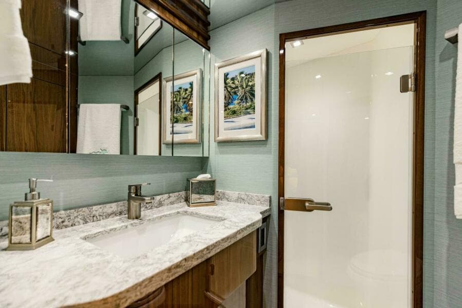 2020 Viking 72 Enclosed Bridge