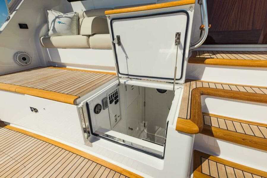 2020 Viking 72 Enclosed Bridge