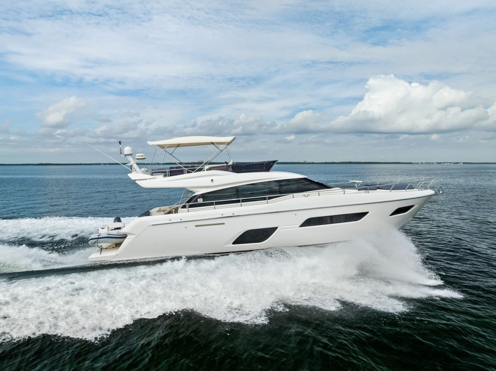 2018 Ferretti Yachts 800