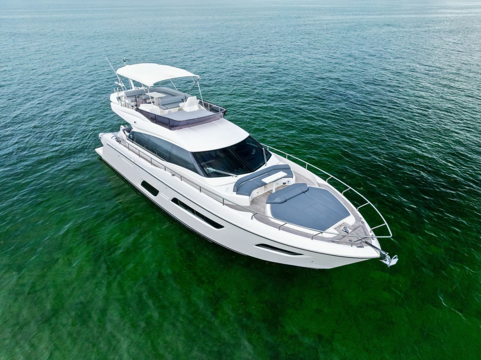 2018 Ferretti Yachts 800