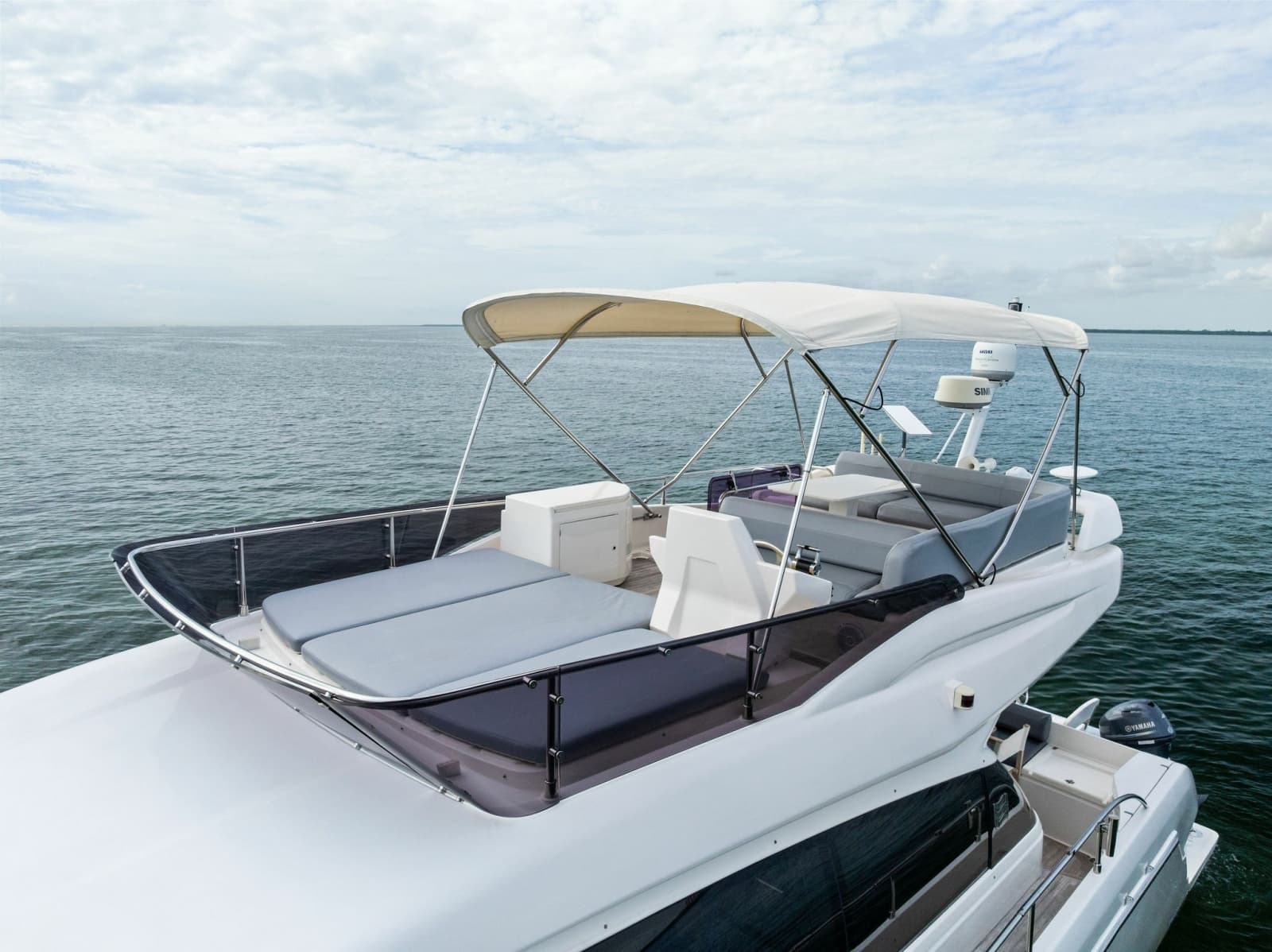 2018 Ferretti Yachts 800