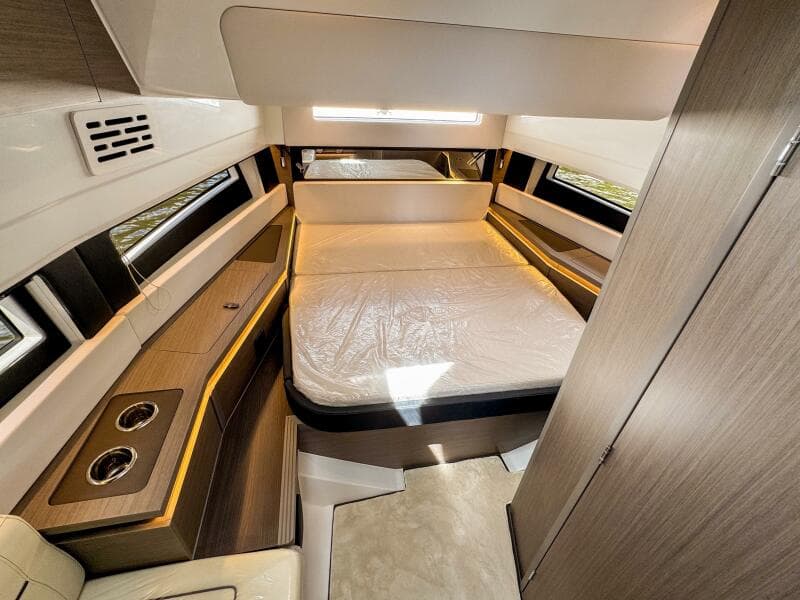 2025 Wellcraft 38 Explorer