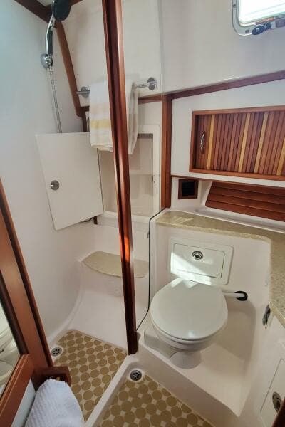 2012 Sabre 48 Salon Express - Photo 39