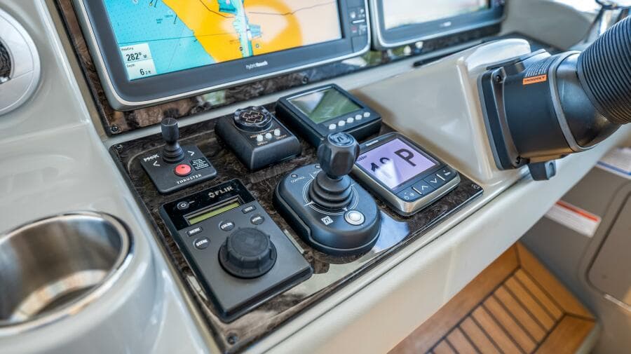 2013 Sea Ray 610 SUNDANCER