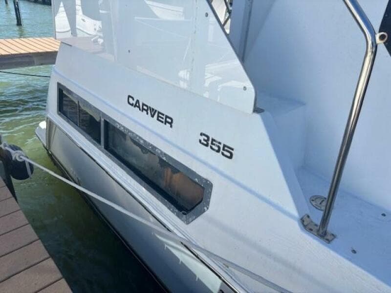 1996 Carver 355 Aft Cabin