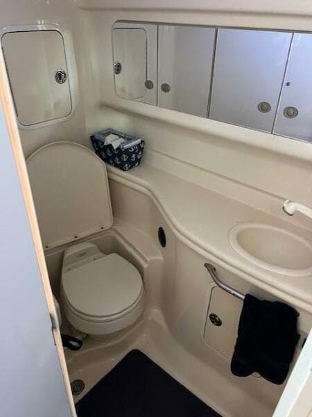 2005 Sea Ray 320 Sundancer