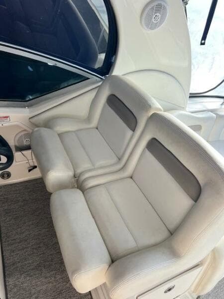 2005 Sea Ray 320 Sundancer