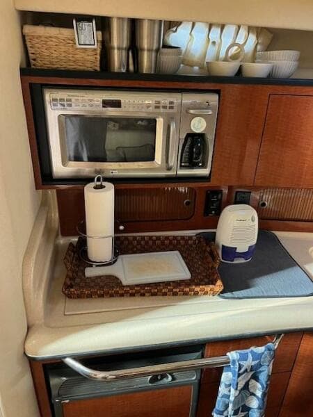 2005 Sea Ray 320 Sundancer