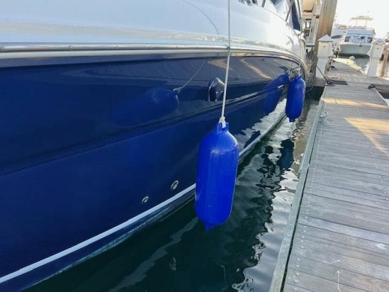 2005 Sea Ray 320 Sundancer