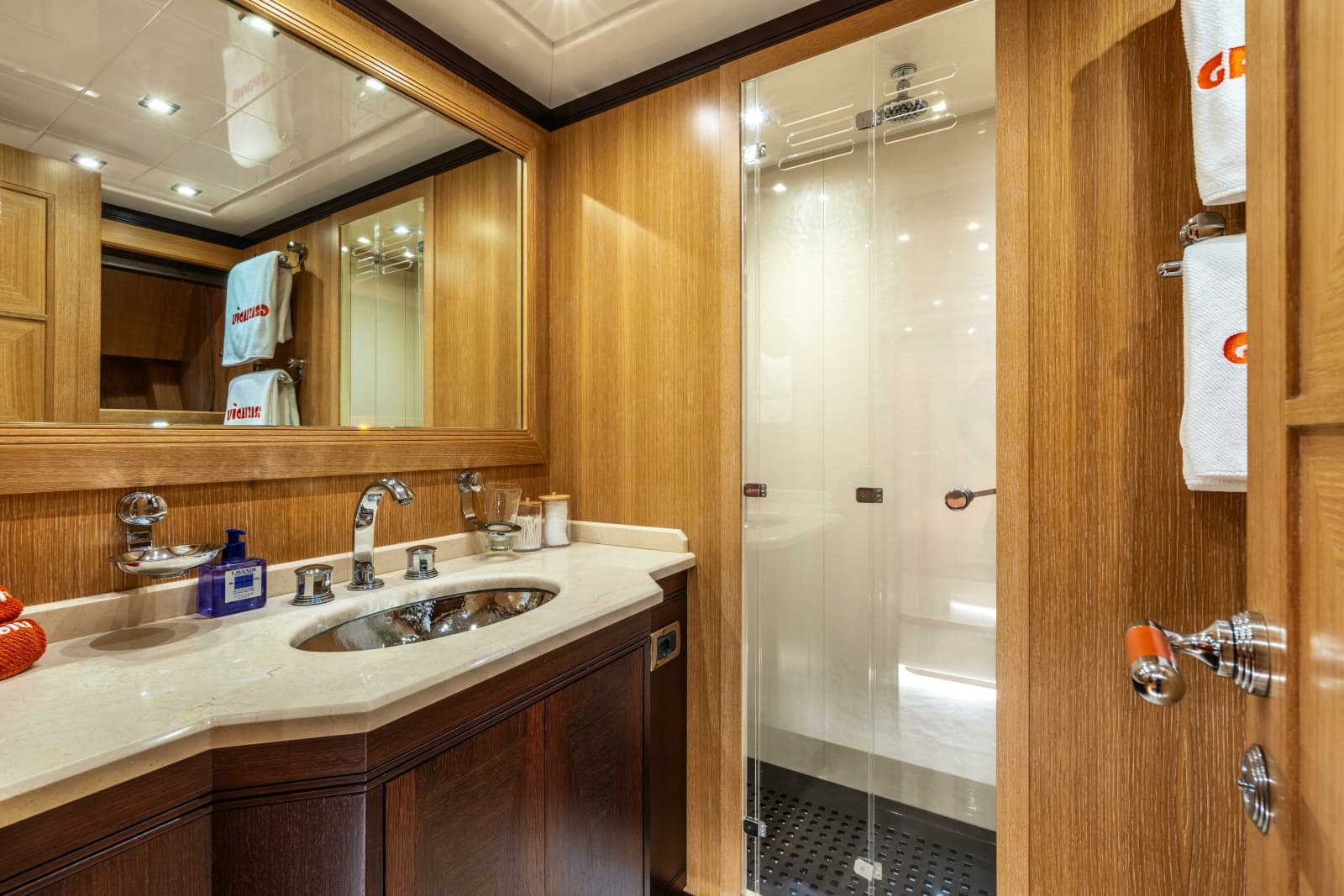 2008 Overmarine Mangusta 108 - Photo 25