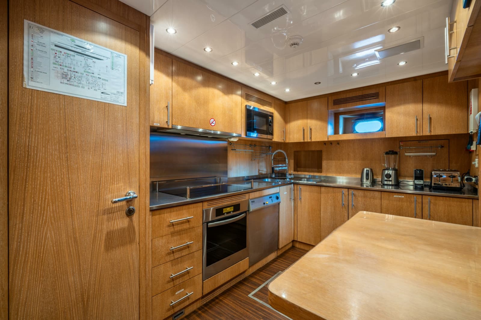 2008 Overmarine Mangusta 108 - Photo 32