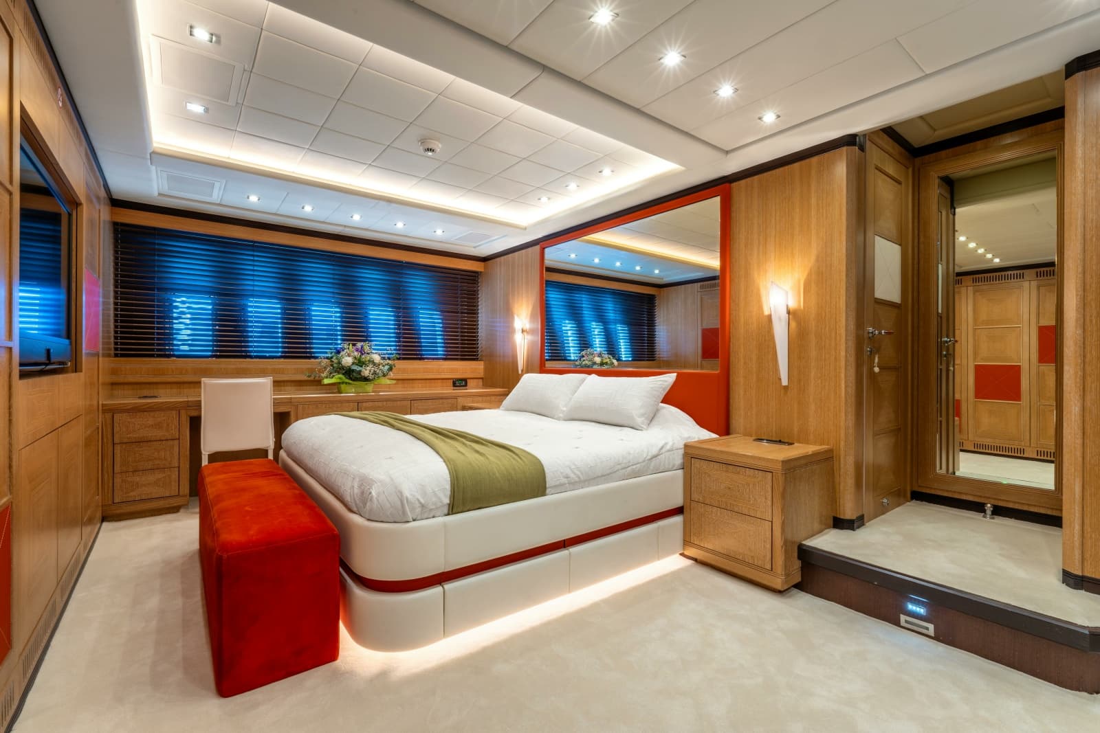 2008 Overmarine Mangusta 108 - Photo 18