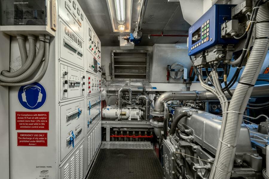 2008 Overmarine Mangusta 108