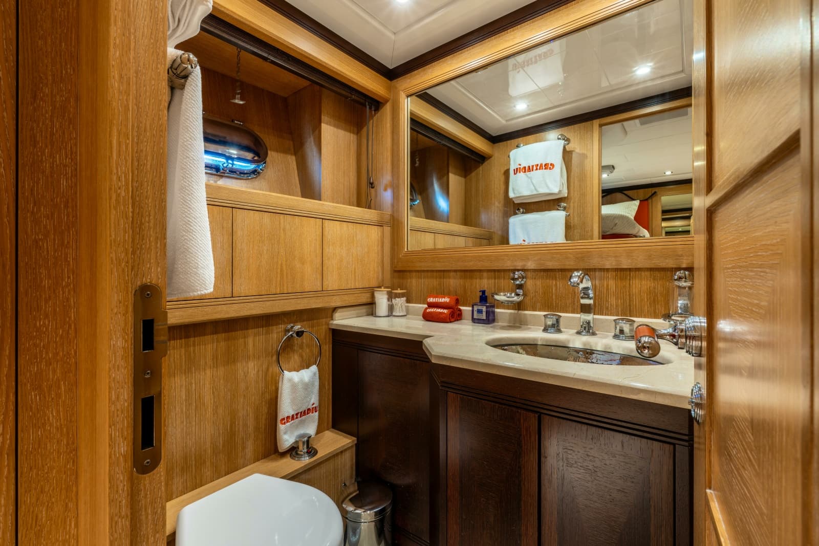 2008 Overmarine Mangusta 108 - Photo 31