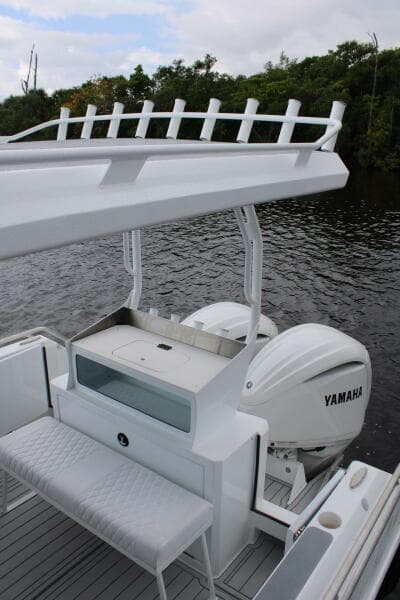 Cockpit & Yamaha Engines