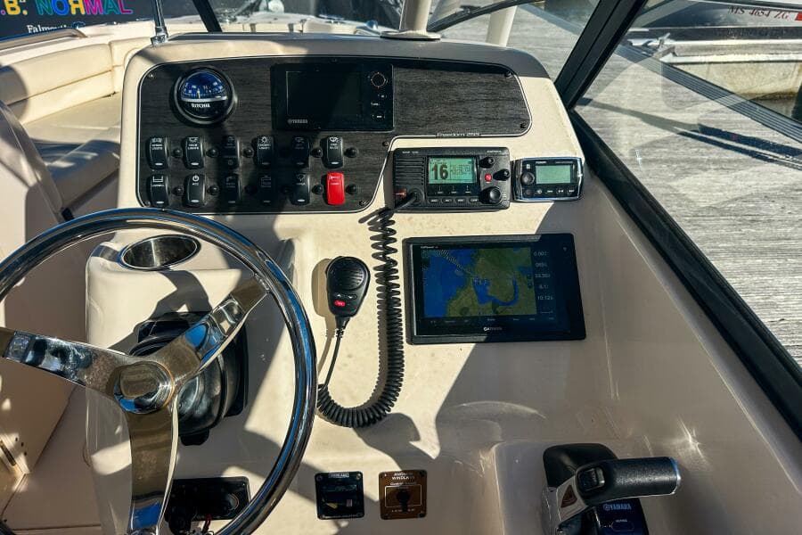 2016 Grady-White 255 Freedom