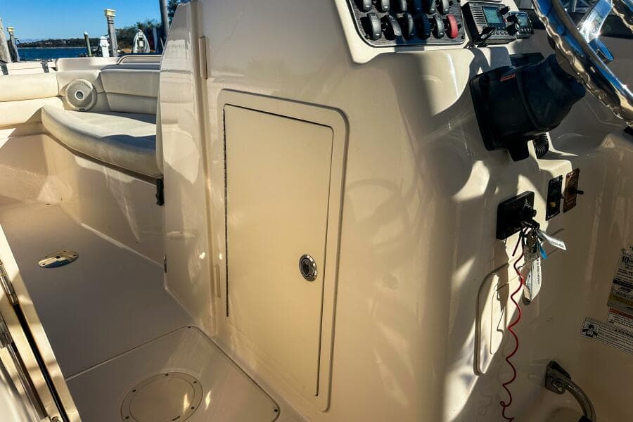 2016 Grady-White 255 Freedom