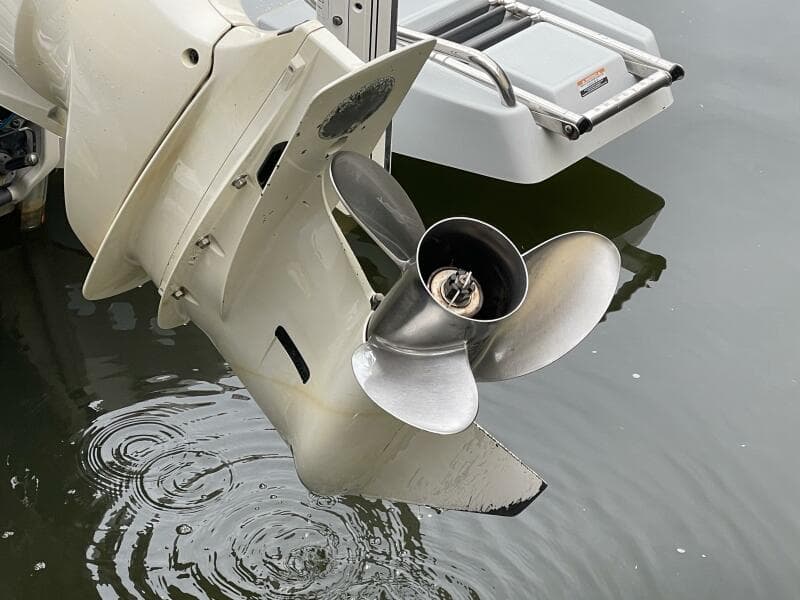 2022 Robalo Cayman 246 SD