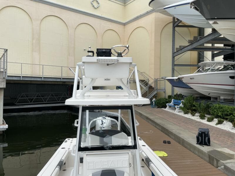 2022 Robalo Cayman 246 SD