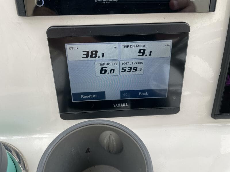 2022 Robalo Cayman 246 SD