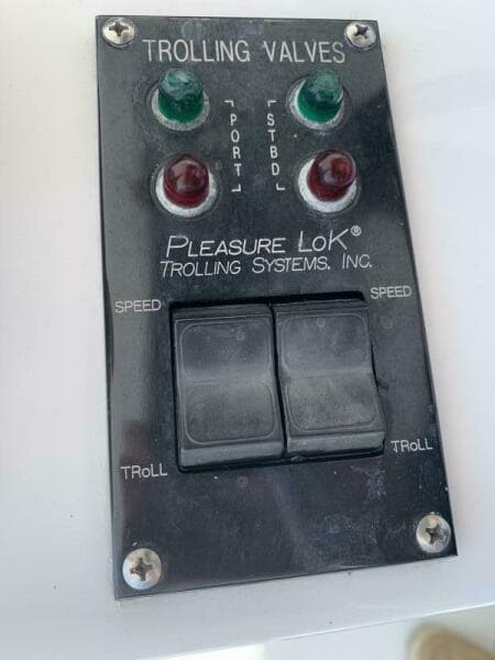 2000 Viking 50 Convertible Sportfish