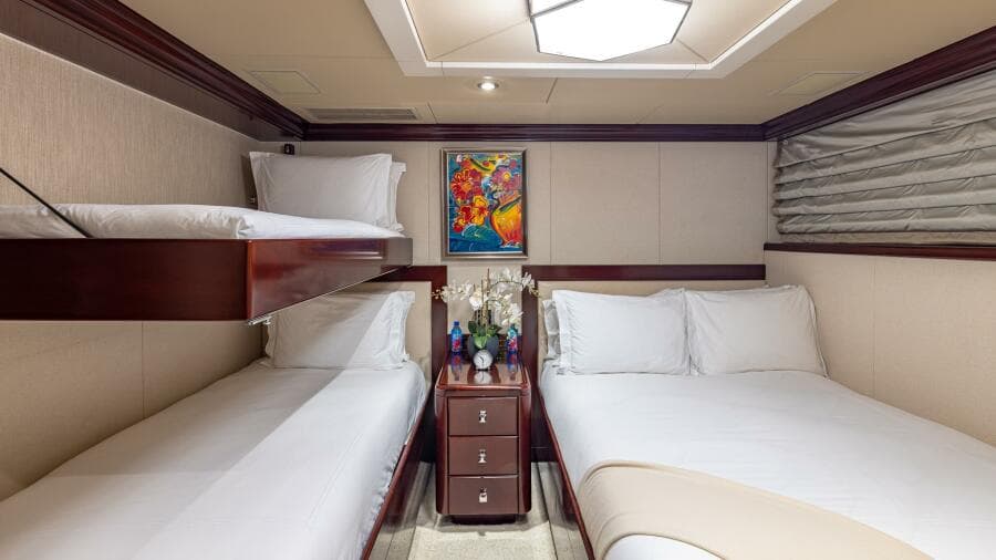 Forward Starboard Guest Stateroom