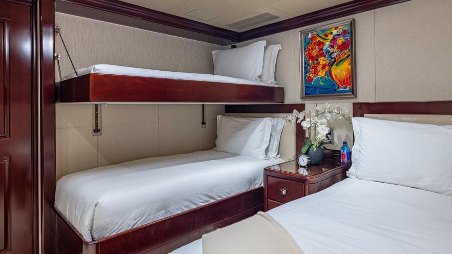 Forward Starboard Guest Stateroom