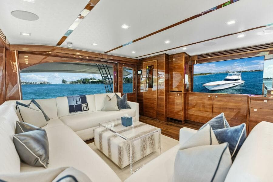 2026 Viking 82 Convertible- TEAM HARVEY I- Salon