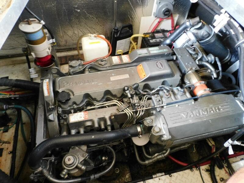 2003 Cruisers Yachts 3750 Motoryacht