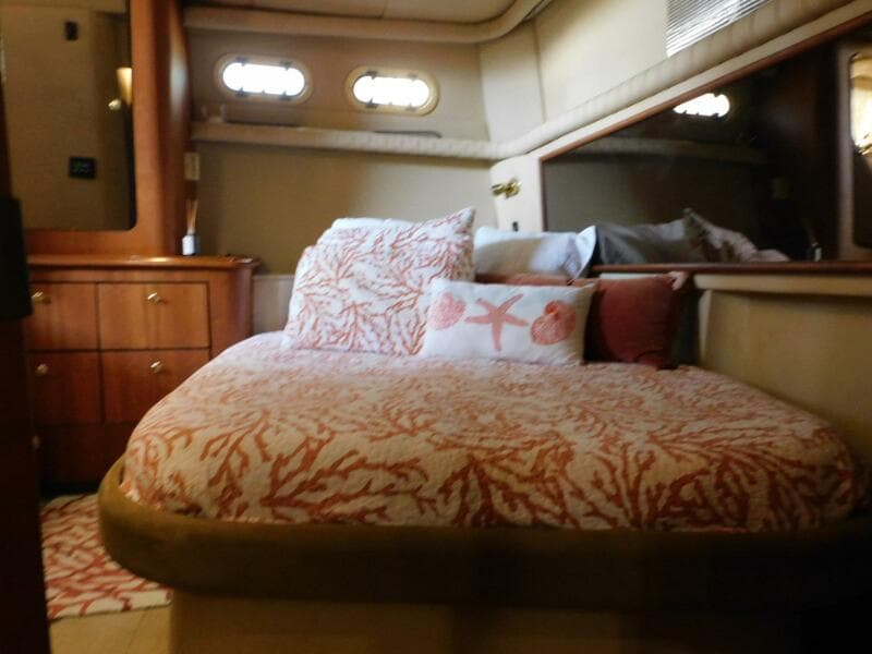 2003 Cruisers Yachts 3750 Motoryacht