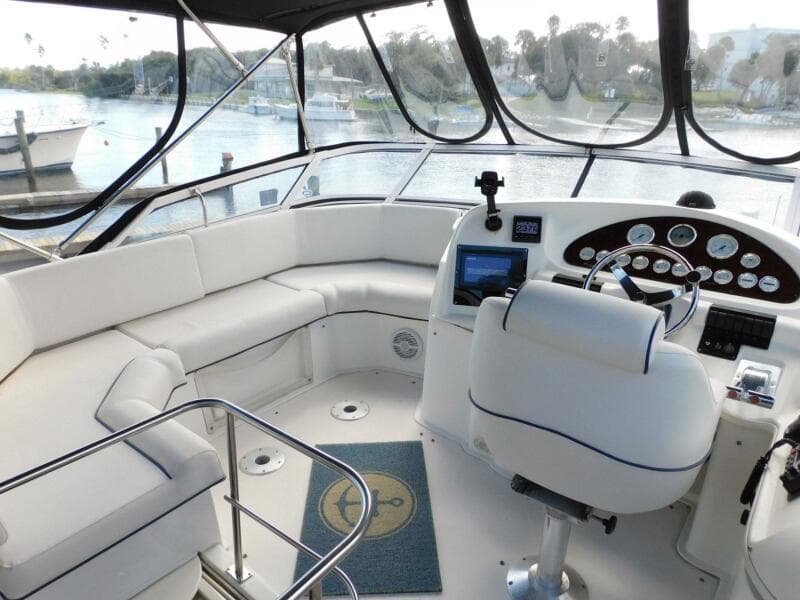 2003 Cruisers Yachts 3750 Motoryacht