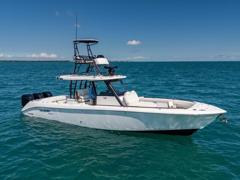 2025 Everglades 375 Center Console
