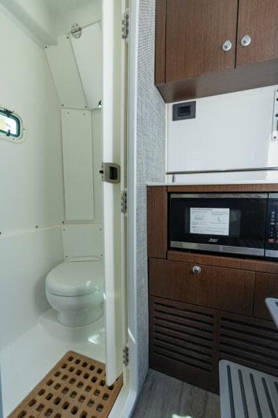 2025 Everglades 375 Center Console