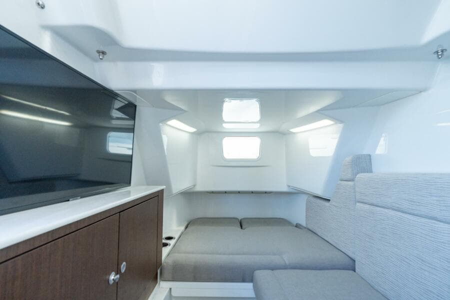 2025 Everglades 375 Center Console